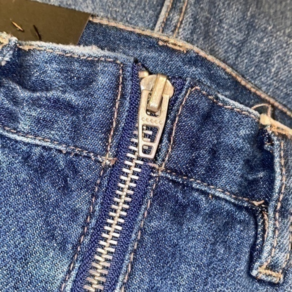 Blank Nyc Zip Front Raw Hem Denim Miniskirt In People Champ Blue NEW w/tags (26) - Picture 10 of 12